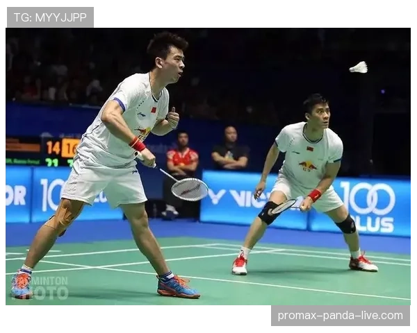 傅海峰退役后住广州豪宅，每天五点起床陪儿子练球，老婆说他比当运动员时还自律